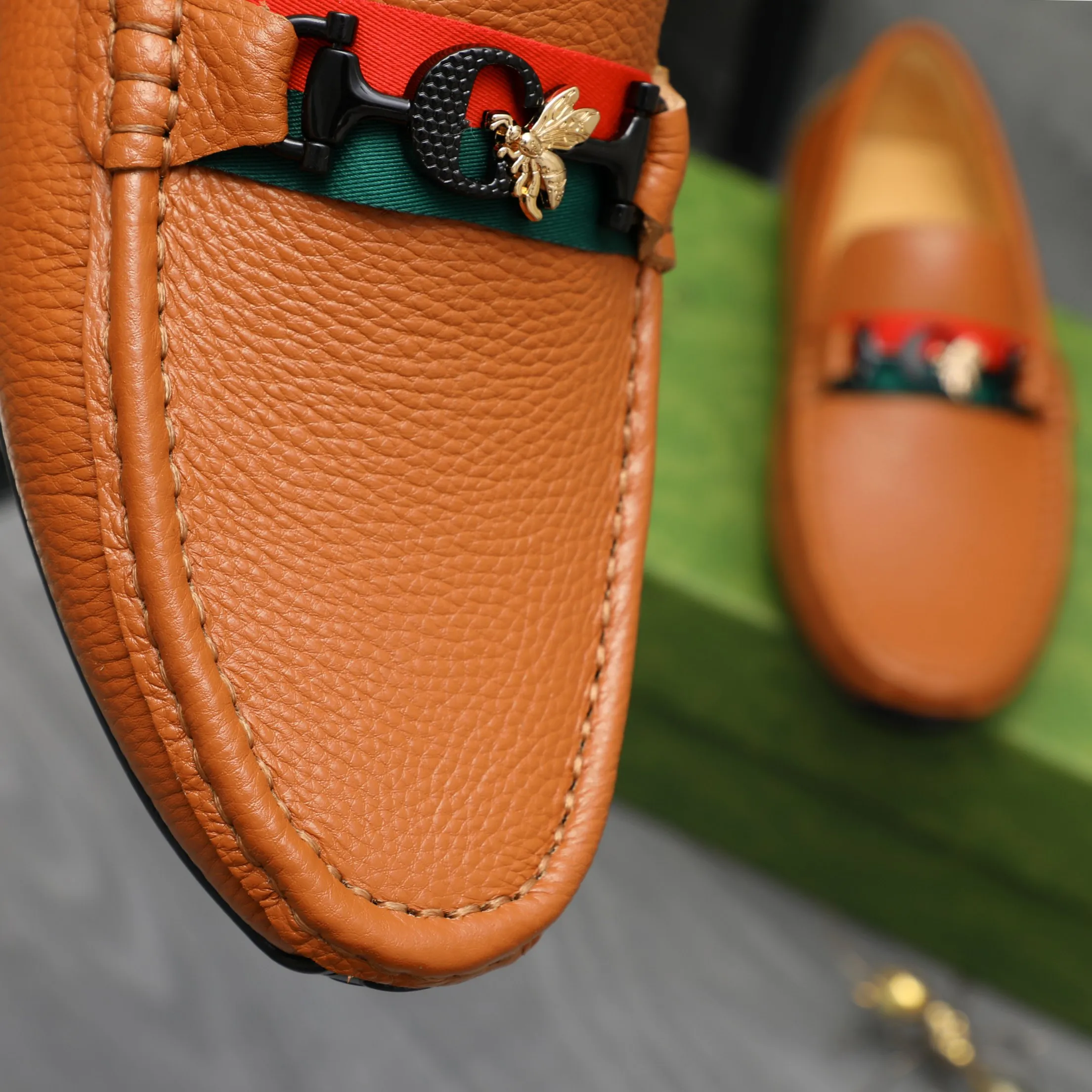Men's shoes 💰360 Product trademark: GUCCI "Gucci" casual slip-on men's shoes Regular size: 38-45 Product materials: Selected pebbled cowhide upper, pigskin lining, rubber outsole